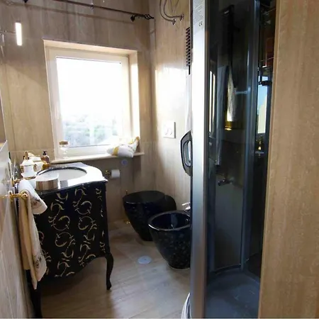 Appartement Charming In With Private Balcony - 130 Sq M